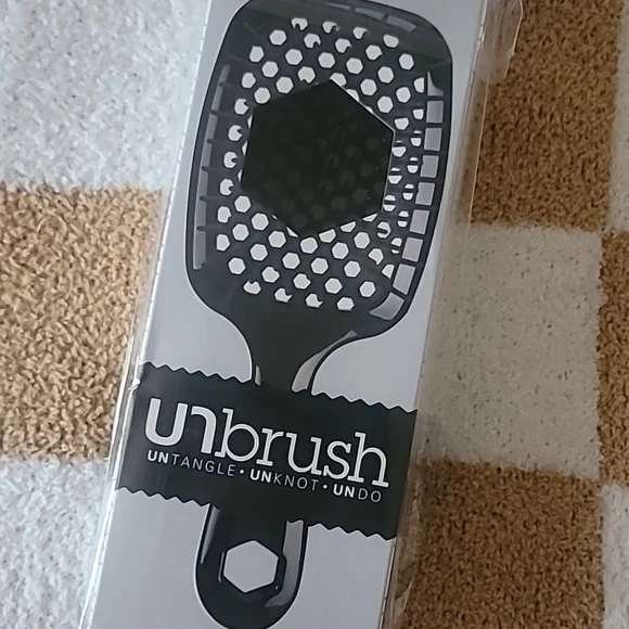 NIB SEALED Black UNBRUSH detangling brush - Picture 3 of 3